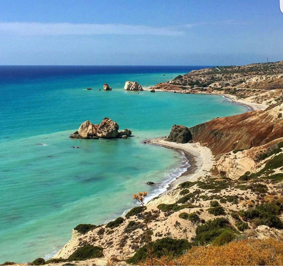 First Floor 2 Bedroom Apartment, Large Balcony, Amazing Sea Views, Communal Pool Peyia Exterior photo